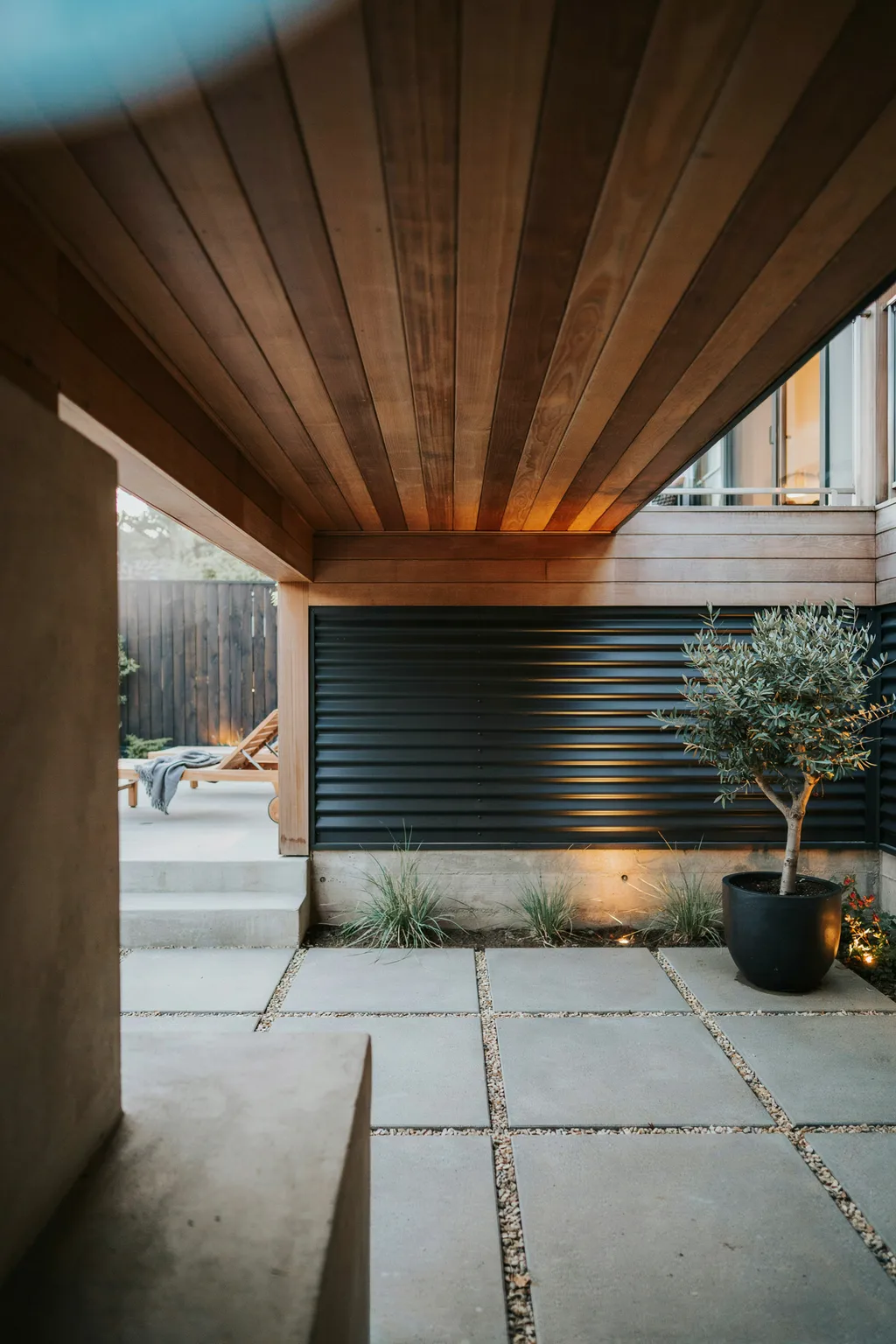 Horizontal Metal Panels